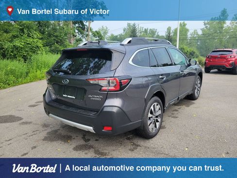 Certified 2025 Subaru Outback Touring AWD/4WD image 5