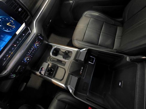 Used 2023 Chevrolet Silverado 1500 High Country w/ Technology Package AWD/4WD image 47