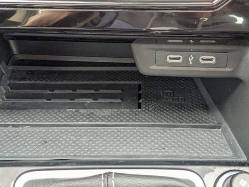 Used 2025 Volkswagen Jetta SE image 25