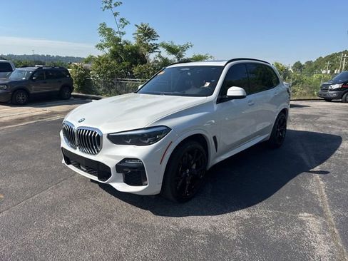 Used 2019 BMW X5 xDrive50i w/ M Sport Package AWD/4WD image 3