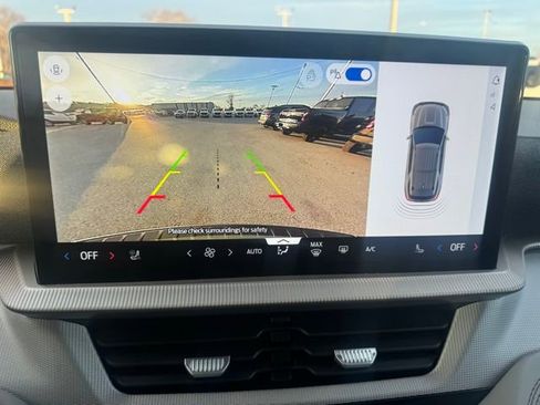 New 2026 Ford Explorer Active w/ Active Comfort Package image 17