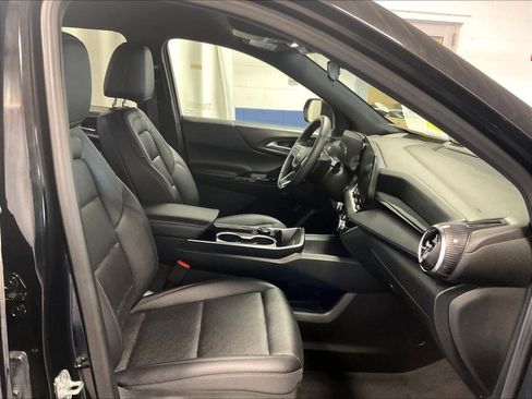 Used 2026 Chevrolet Equinox LT w/ Convenience Package II image 11