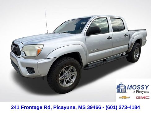 Used 2013 Toyota Tacoma PreRunner image 1