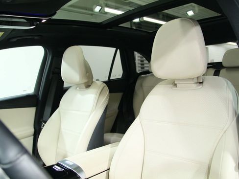 Certified 2023 Mercedes-Benz GLC 300 4MATIC image 6