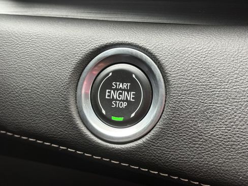 Used 2021 Cadillac Escalade Sport AWD/4WD image 32