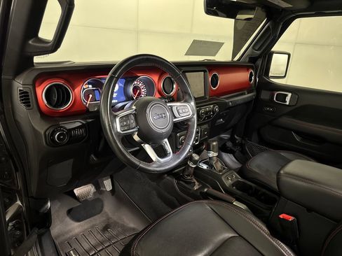 Used 2020 Jeep Wrangler Unlimited Rubicon w/ Dual Top Group AWD/4WD image 4
