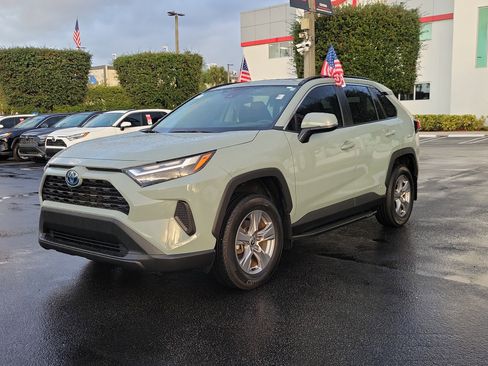 Used 2022 Toyota RAV4 XLE image 6