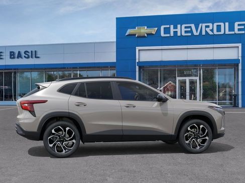 New 2026 Chevrolet Trax RS w/ Driver Confidence Package FWD image 5