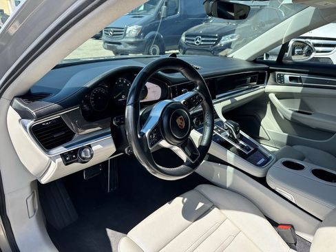 Used 2018 Porsche Panamera 4 w/ Premium Package Plus image 10