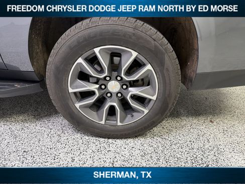 Used 2022 Chevrolet Suburban LT w/ Luxury Package AWD/4WD image 7