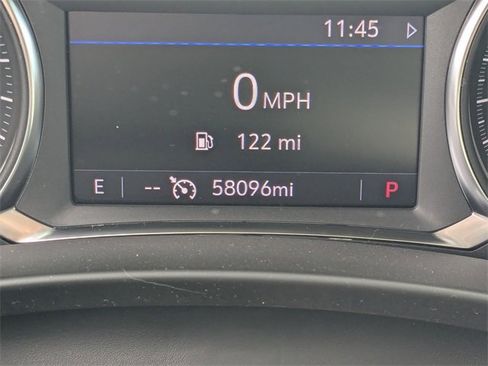 Used 2023 GMC Terrain SLT image 32