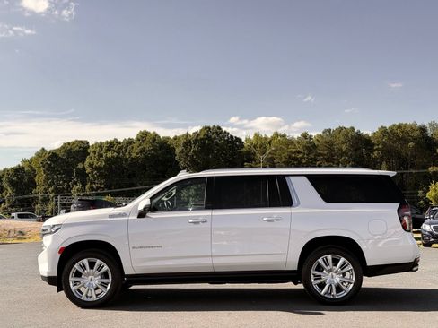 Used 2021 Chevrolet Suburban High Country AWD/4WD image 17
