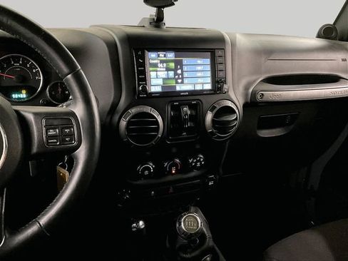 Used 2014 Jeep Wrangler Unlimited Sport w/ Quick Order Package 23S AWD/4WD image 7