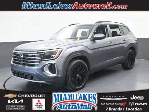 Used 2024 Volkswagen Atlas SE w/ Panoramic Sunroof Package FWD image 1