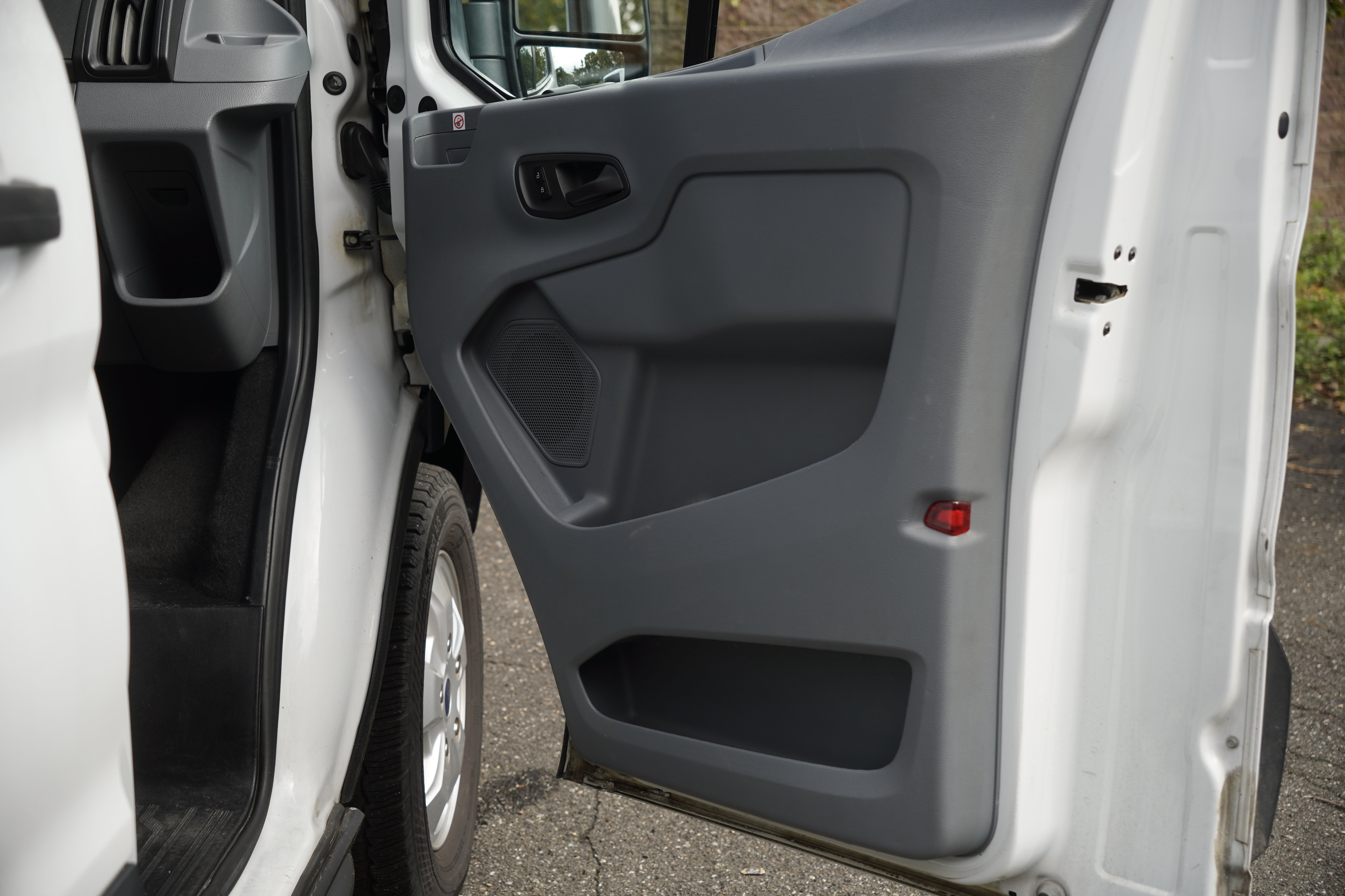 Used 2019 Ford Transit 350 XLT RWD image 29
