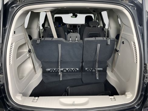 Used 2023 Chrysler Voyager LX FWD image 19
