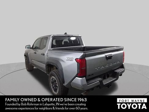 Used 2024 Toyota Tacoma TRD Off-Road AWD/4WD image 9