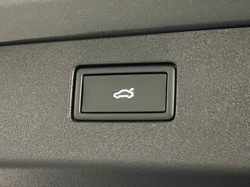 New 2026 Volkswagen Tiguan SE image 39