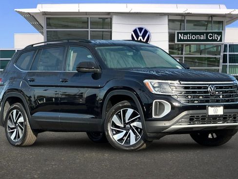 New 2026 Volkswagen Atlas SE FWD image 2