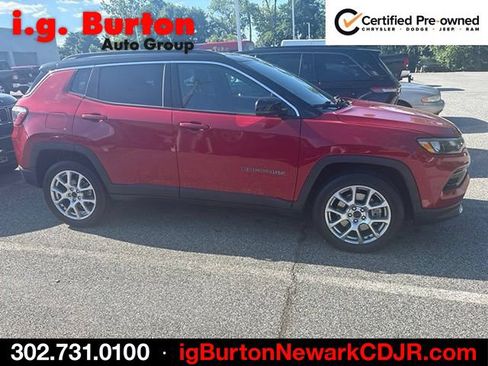 Used 2025 Jeep Compass Limited AWD/4WD image 5