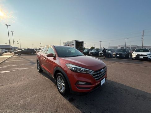 Used 2016 Hyundai Tucson SE w/ Option Group 02 AWD/4WD image 3