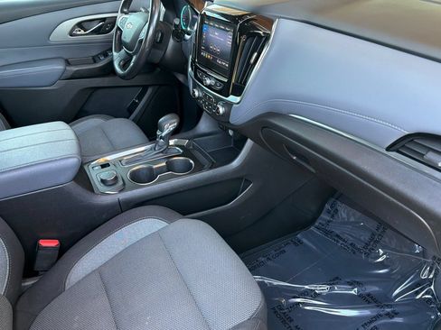 Used 2021 Chevrolet Traverse LT FWD image 18