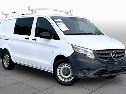 Used 2018 Mercedes-Benz Metris image 3