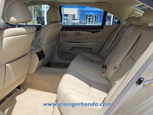 Used 2011 Lexus LS 460 L w/ Luxury Pkg RWD image 11