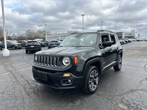 Used 2017 Jeep Renegade Latitude image 4