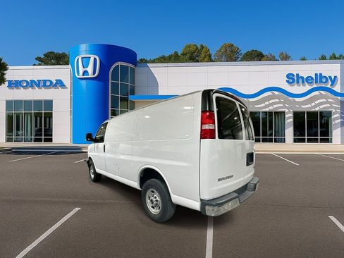 Used 2024 GMC Savana 2500 w/ Driver Convenience Package image 6