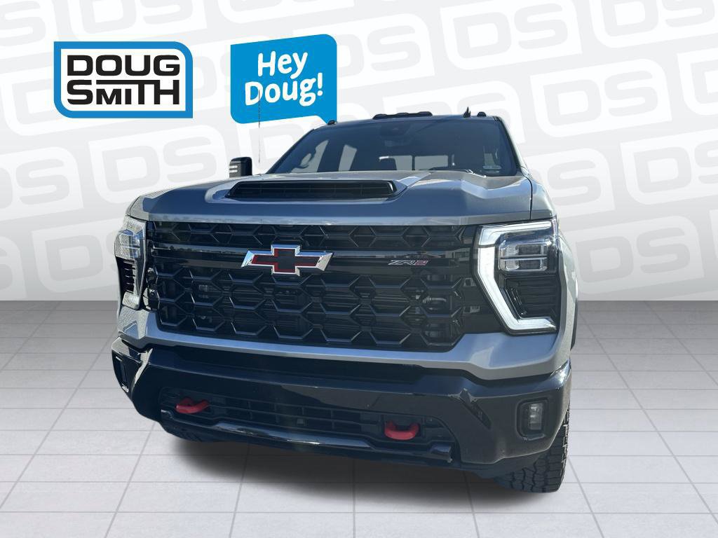Used 2024 Chevrolet Silverado 2500 ZR2 w/ Technology Package AWD/4WD image 4