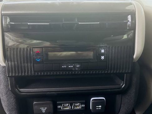 Used 2023 Jeep Wagoneer L 4WD image 29