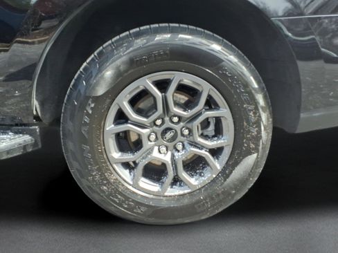Used 2025 Ford Expedition Active AWD/4WD image 9