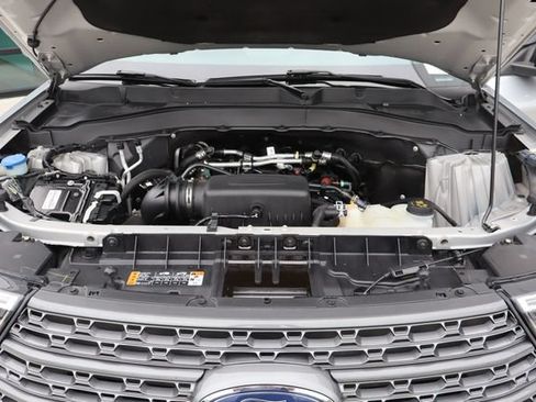 Used 2023 Ford Explorer XLT w/ Equipment Group 202A AWD/4WD image 22