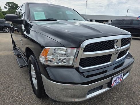 Used 2019 RAM 1500 Classic SLT w/ Luxury Group AWD/4WD image 2