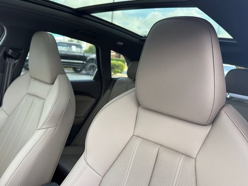 Used 2025 Audi Q5 Prestige AWD/4WD image 12