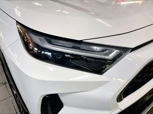 Used 2023 Toyota RAV4 SE image 33