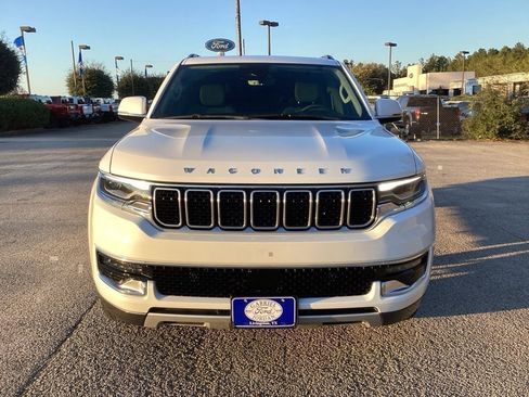 Used 2022 Jeep Wagoneer Series II w/ Premium Group I image 2