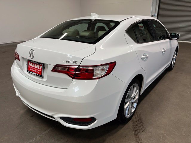 Used 2017 Acura ILX FWD image 3