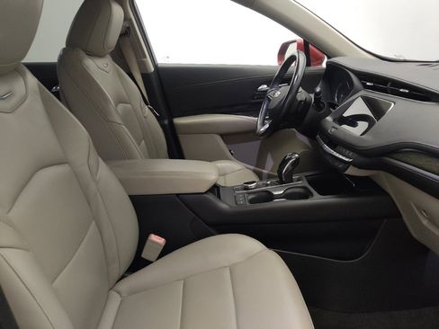 Used 2019 Cadillac XT4 Premium Luxury FWD image 21