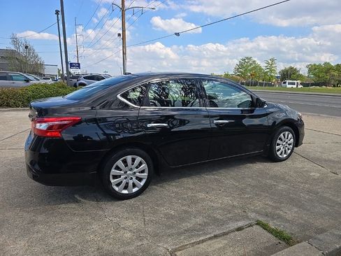 Used 2017 Nissan Sentra SV image 4