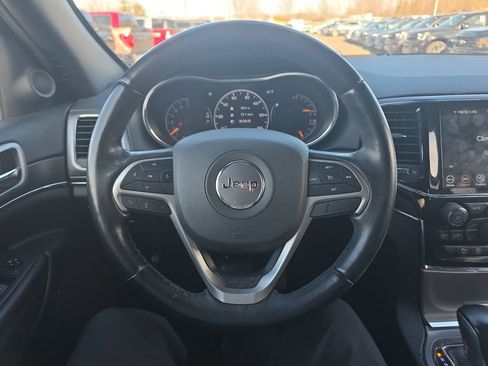 Used 2022 Jeep Grand Cherokee Limited image 24