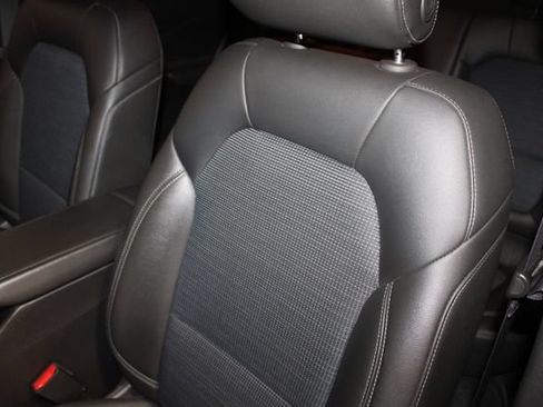 Used 2025 Buick Envista Preferred w/ Convenience II Package FWD image 9