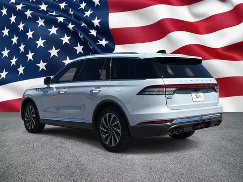 Used 2025 Lincoln Aviator 2WD image 9