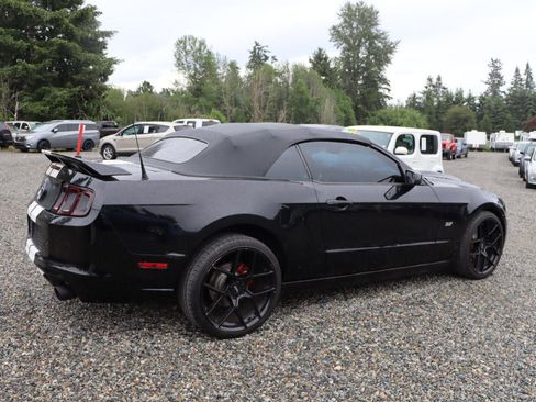 Used 2013 Ford Mustang Premium RWD image 4