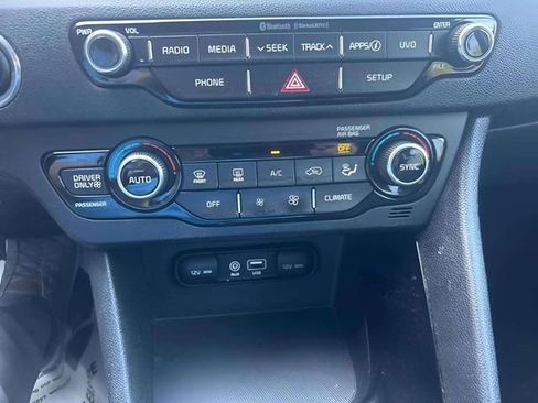 Used 2019 Kia Niro EX FWD image 13