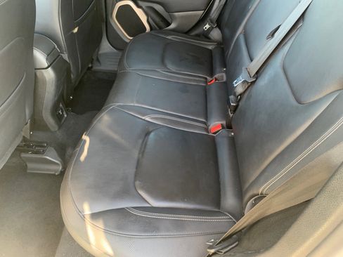 Used 2016 Jeep Renegade Limited image 6