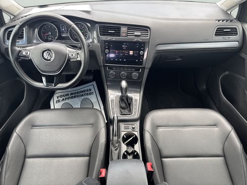 Used 2019 Volkswagen Golf SE FWD image 20