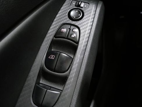 Used 2024 Nissan Altima 2.5 SV image 12