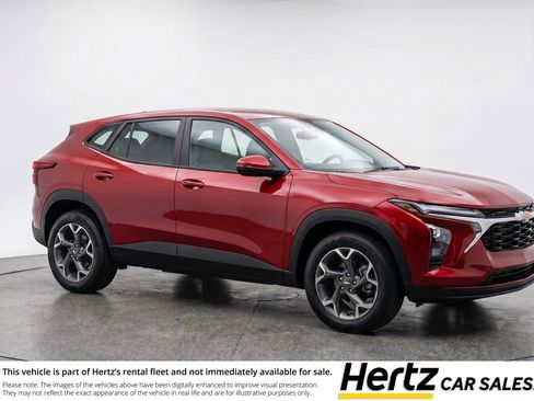 Used 2025 Chevrolet Trax LT FWD image 1